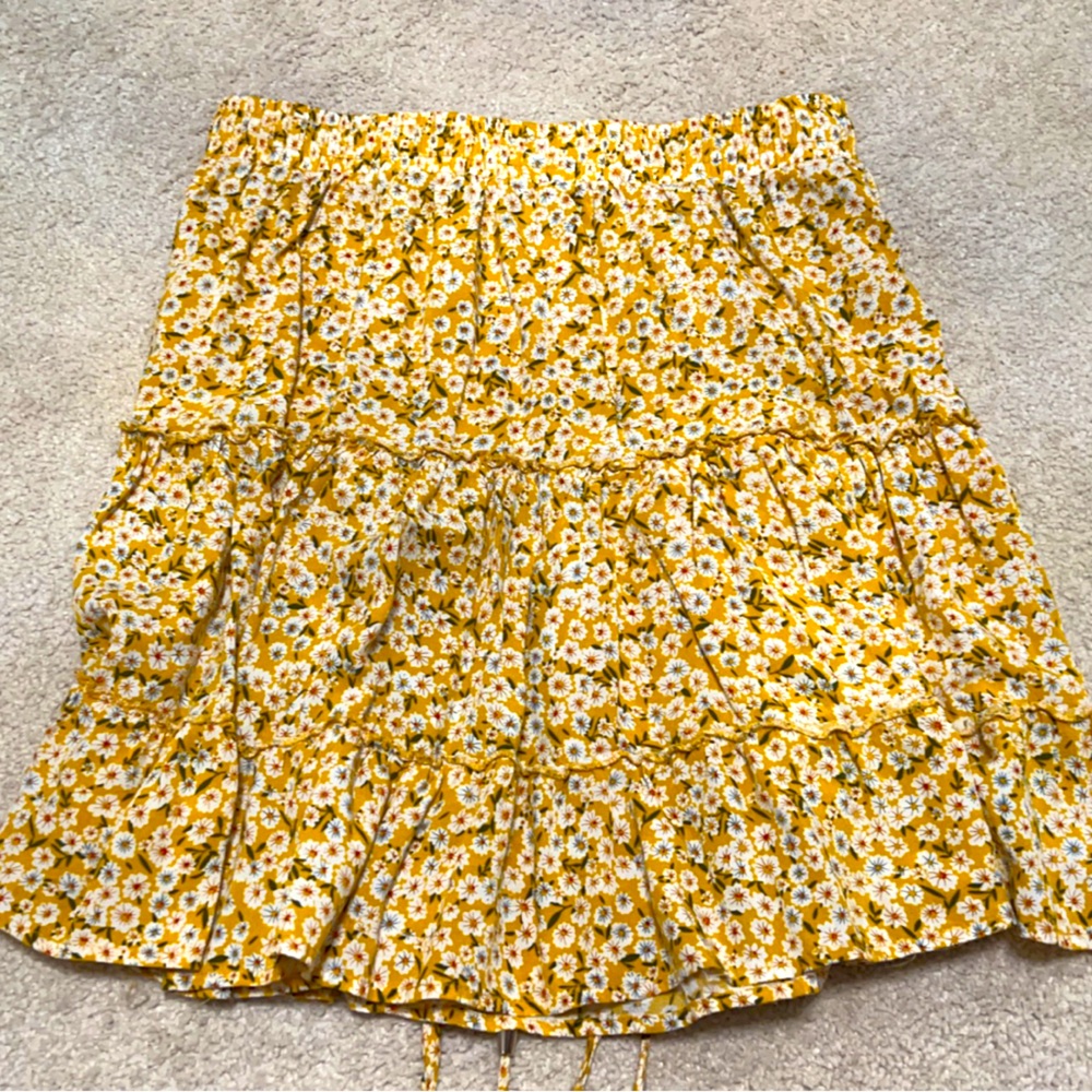 flower flouncy skirt size small never worn